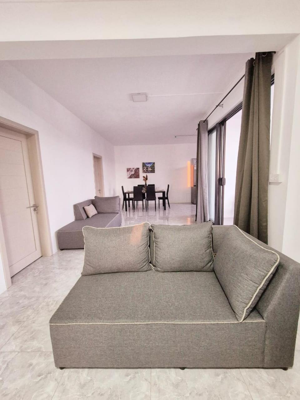 Skyview Apartment- Rooftop Penthouse With Sunset & Sea Views Flic-en-Flacq Dış mekan fotoğraf