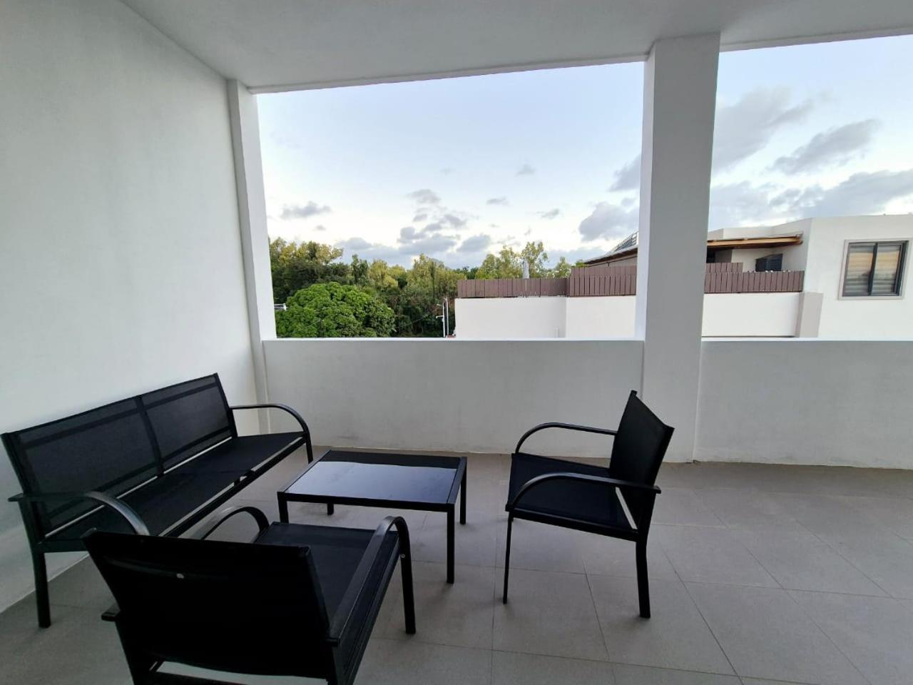 Skyview Apartment- Rooftop Penthouse With Sunset & Sea Views Flic-en-Flacq Dış mekan fotoğraf
