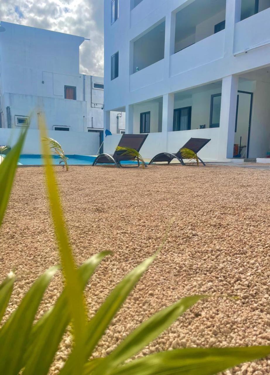 Skyview Apartment- Rooftop Penthouse With Sunset & Sea Views Flic-en-Flacq Dış mekan fotoğraf