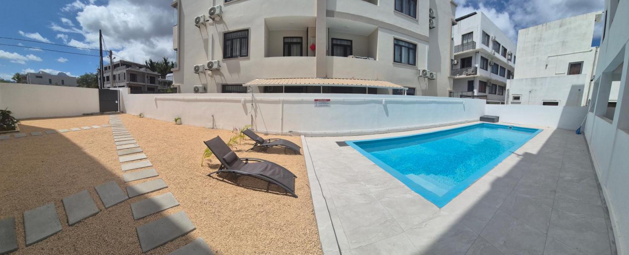 Skyview Apartment- Rooftop Penthouse With Sunset & Sea Views Flic-en-Flacq Dış mekan fotoğraf