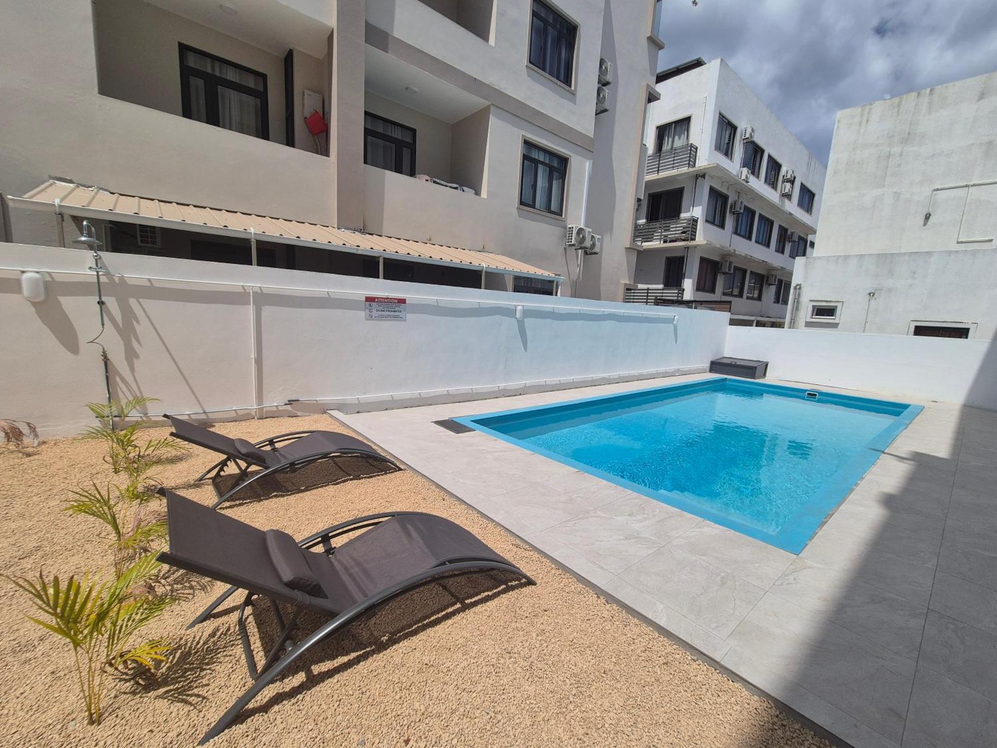 Skyview Apartment- Rooftop Penthouse With Sunset & Sea Views Flic-en-Flacq Dış mekan fotoğraf