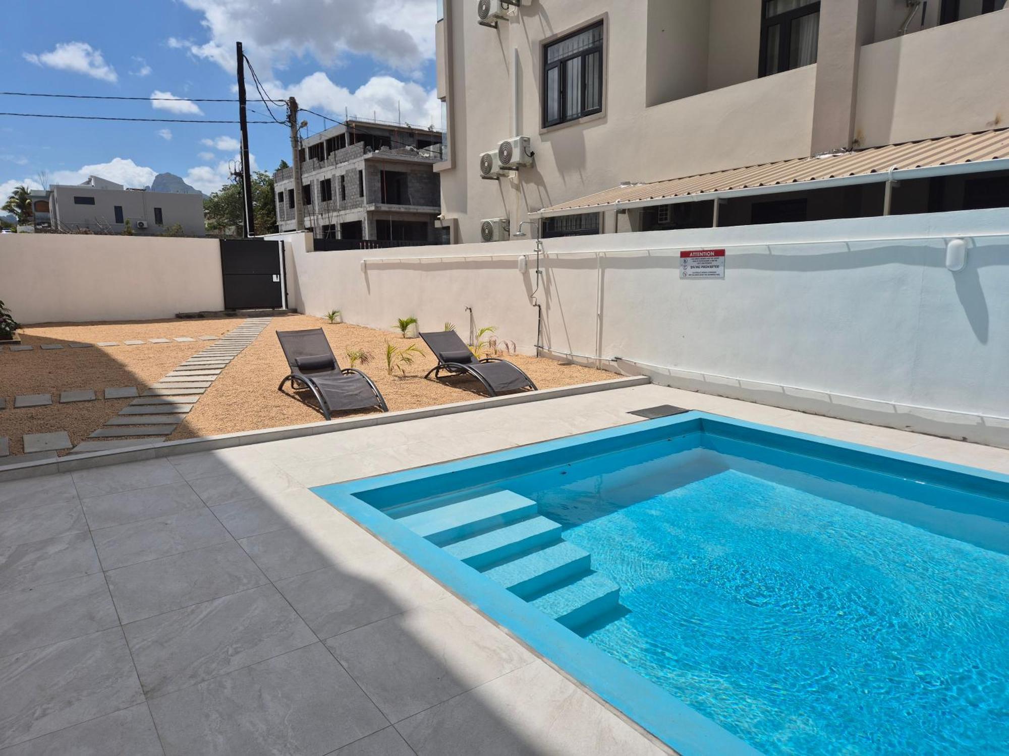 Skyview Apartment- Rooftop Penthouse With Sunset & Sea Views Flic-en-Flacq Dış mekan fotoğraf