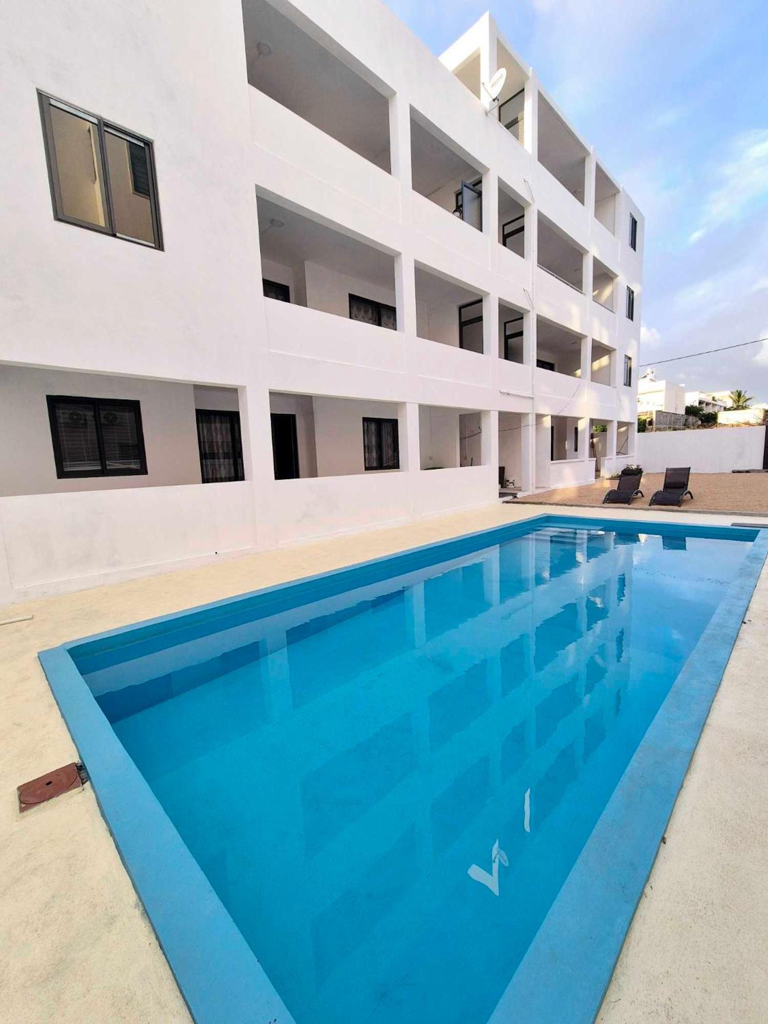 Skyview Apartment- Rooftop Penthouse With Sunset & Sea Views Flic-en-Flacq Dış mekan fotoğraf